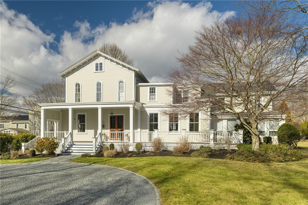 100 Coggeshall Ave in Newport, RI - Building Photo