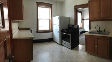 423 N 1st Ave E in Duluth, MN - Building Photo - Building Photo