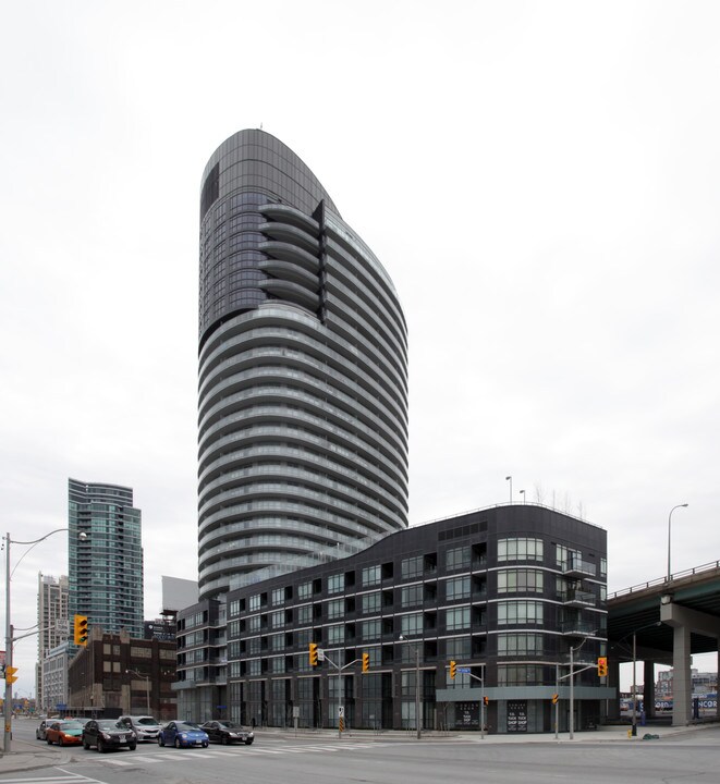 Panorama Condos in Toronto, ON - Building Photo