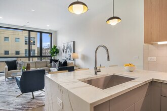 5753 N Broadway in Chicago, IL - Building Photo - Building Photo