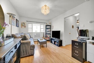 640 Franklin Ave in Nutley, NJ - Building Photo - Building Photo