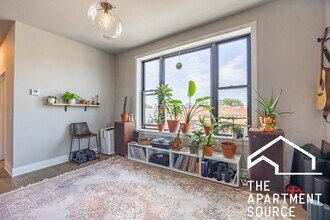 3237 W Armitage Ave, Unit PH in Chicago, IL - Building Photo - Building Photo