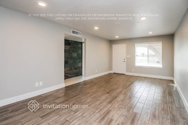 2320 E Holmes Ave in Mesa, AZ - Foto de edificio - Building Photo