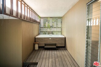 8895 Appian Way in Los Angeles, CA - Building Photo - Building Photo