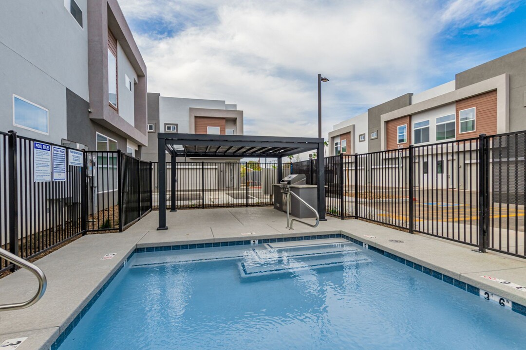 3107 N 39th St, Unit 14 in Phoenix, AZ - Building Photo