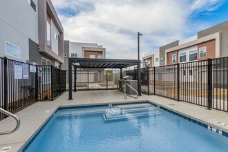 3107 N 39th St, Unit 07 in Phoenix, AZ - Foto de edificio - Building Photo