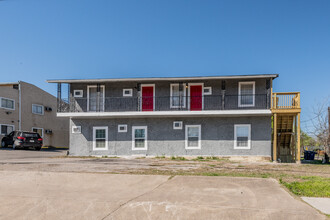 Pinn Apartments in San Antonio, TX - Building Photo - Building Photo