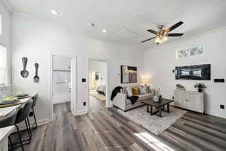 2720 Briley St in Houston, TX - Foto de edificio - Building Photo