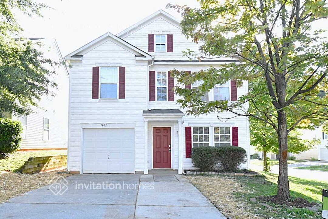 7402 Lady Liberty Ln in Charlotte, NC - Building Photo
