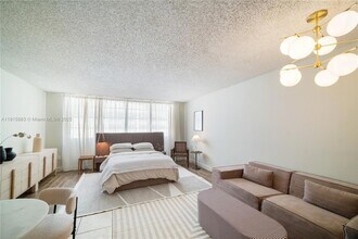 999 Brickell Bay Dr, Unit 1906 in Miami, FL - Building Photo - Building Photo