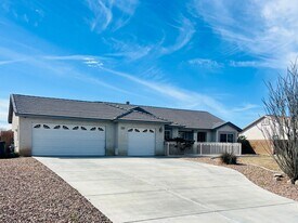 21247 Merlot Ln in Apple Valley, CA - Building Photo