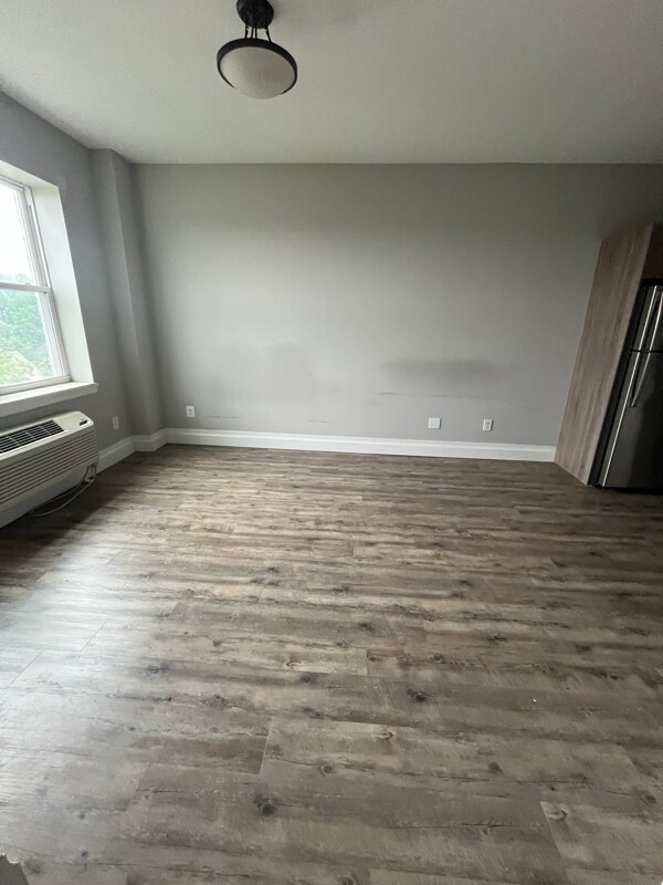 106 N Grove St in East Orange, NJ - Building Photo - Building Photo