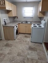 205 Kenilworth Ave N in Hamilton, ON - Building Photo