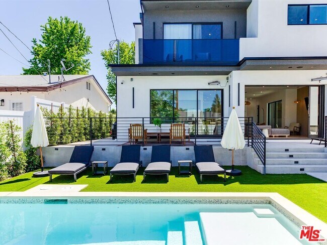 property at 5929 Hesperia Ave