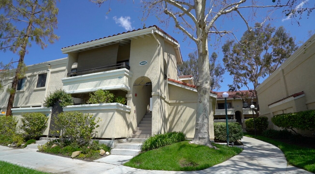 18820 Mandan St in Santa Clarita, CA - Building Photo