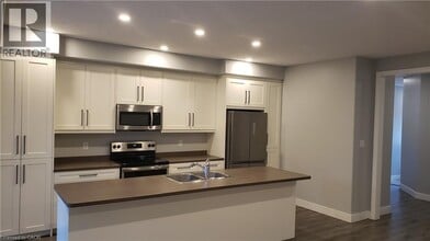 291 Falcon Dr in Woodstock, ON - Building Photo - Building Photo