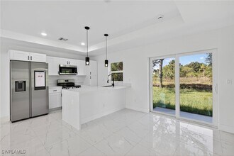 366 Butler Ave S in Lehigh Acres, FL - Building Photo - Building Photo