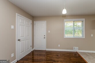 742 King Rd in Jonesboro, GA - Building Photo - Building Photo