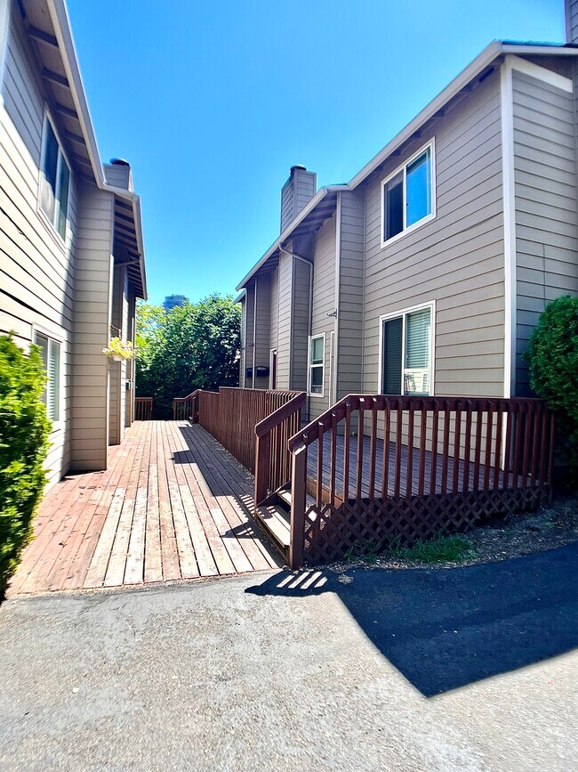 3608 S Kelly Ave in Portland, OR - Building Photo - Building Photo