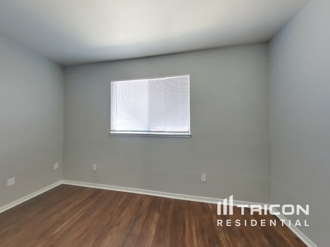 700 Mamilane in Modesto, CA - Building Photo - Building Photo