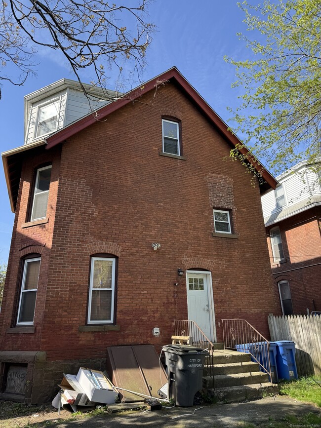 44 Ashley St in Hartford, CT - Building Photo - Building Photo