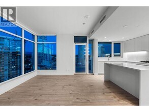 720 Farrow St in Coquitlam, BC - Building Photo - Building Photo