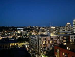 900 Aurora Ave N, Unit 601 in Seattle, WA - Building Photo - Building Photo