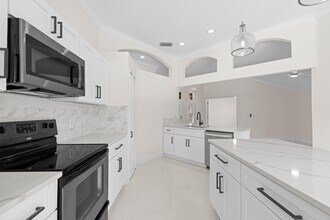 1151 Delray Lakes Dr in Delray Beach, FL - Building Photo - Building Photo