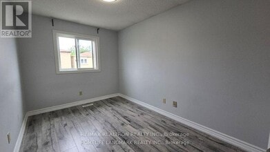 70 Penmarric Pl in Toronto, ON - Building Photo - Building Photo