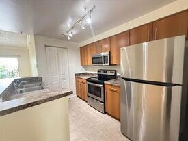 5871 W Sample Rd in Pompano Beach, FL - Building Photo