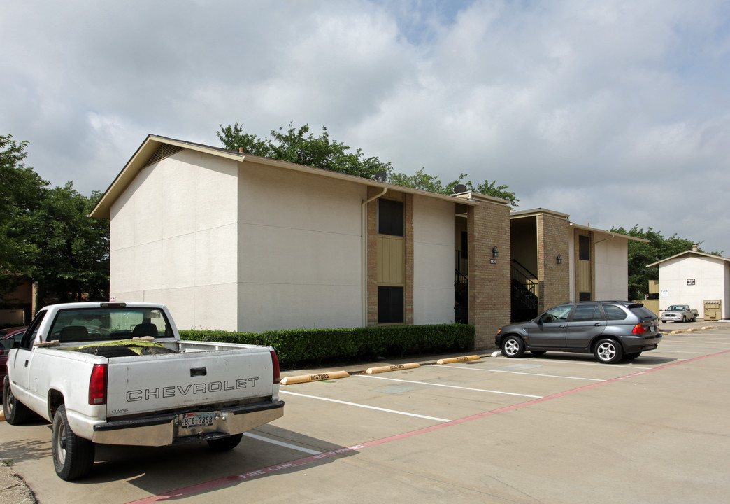 Preston Road Condominiums in Dallas, TX - Building Photo