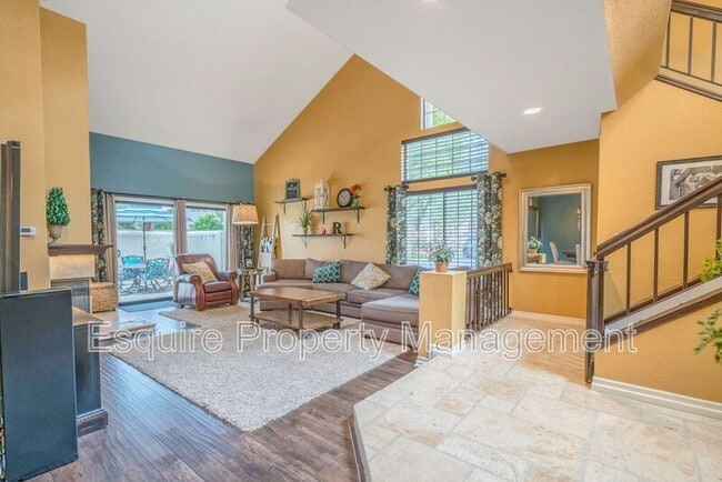 1351 El Lazo Ct in Camarillo, CA - Building Photo - Building Photo