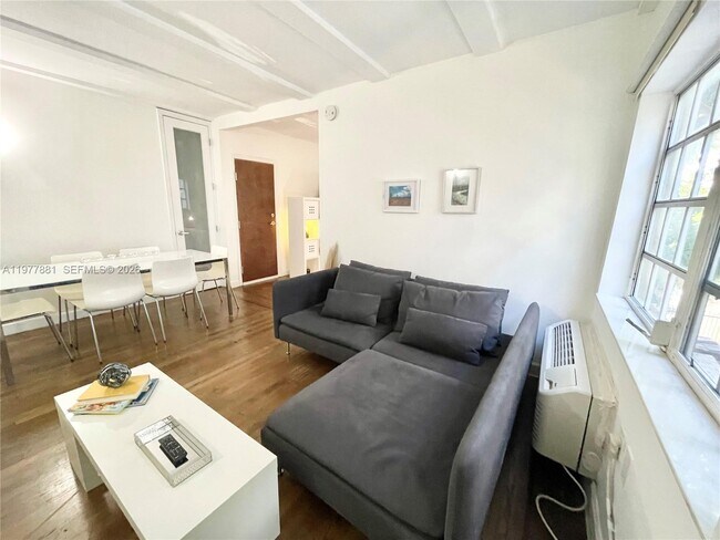 439 15th St in Miami Beach, FL - Building Photo - Building Photo