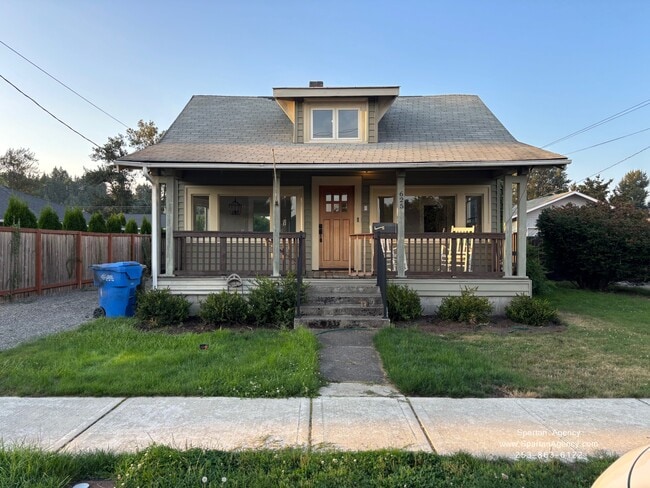 property at 625 Elizabeth St