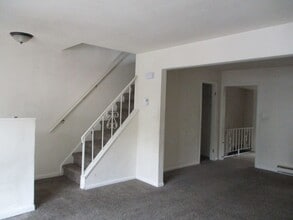 219 Old Forge Dr in Bath, PA - Building Photo - Building Photo