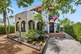 531 N Lakeside Dr in Lake Worth Beach, FL - Building Photo - Building Photo