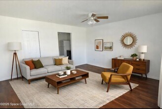 1026 Bacon Cir NE, Unit A in Palm Bay, FL - Foto de edificio - Building Photo