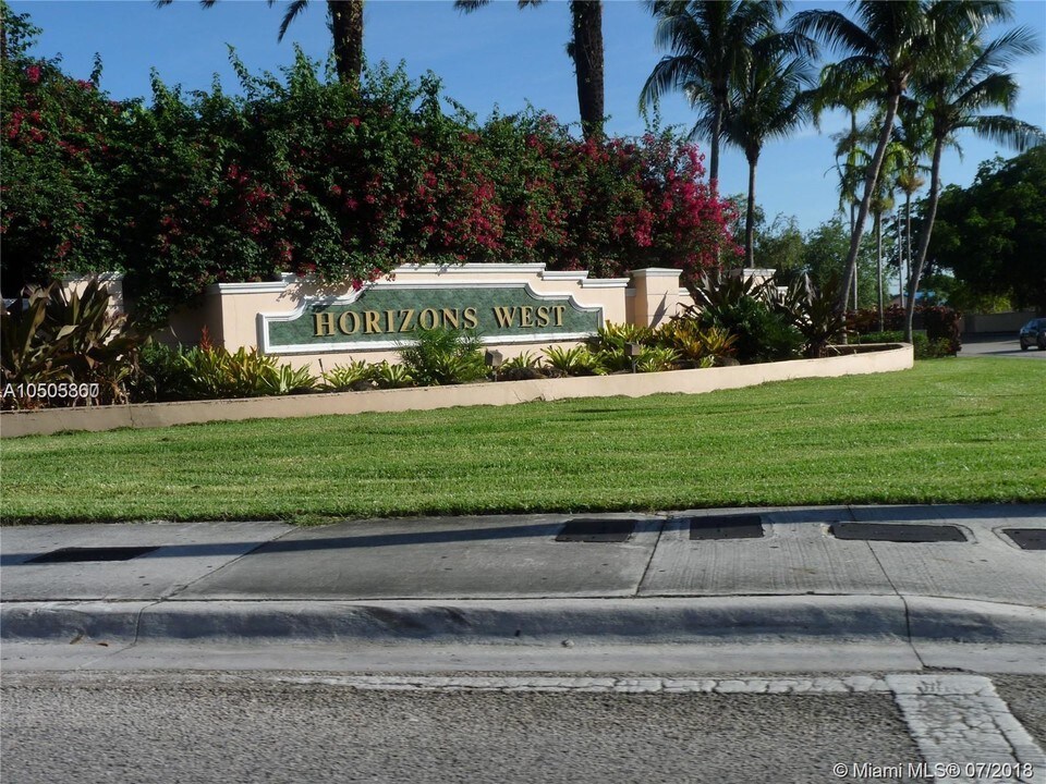 8420 SW 133rd Avenue Rd-Unit -122 in Miami, FL - Building Photo
