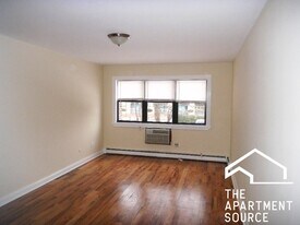 696 Elm Pl in Highland Park, IL - Building Photo