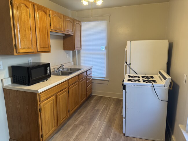 1604 30th St, Unit 2 in Rock Island, IL - Building Photo - Building Photo