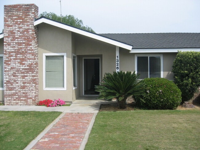 property at 1326 E Chapman Ave