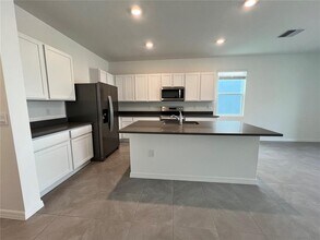 571 Mangrove Shade Cir in Apollo Beach, FL - Building Photo - Building Photo