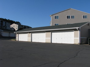 Southview Apartments in Hibbing, MN - Foto de edificio - Building Photo