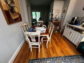 372 Oxford St, Unit 6 in Cambridge, MA - Building Photo - Building Photo