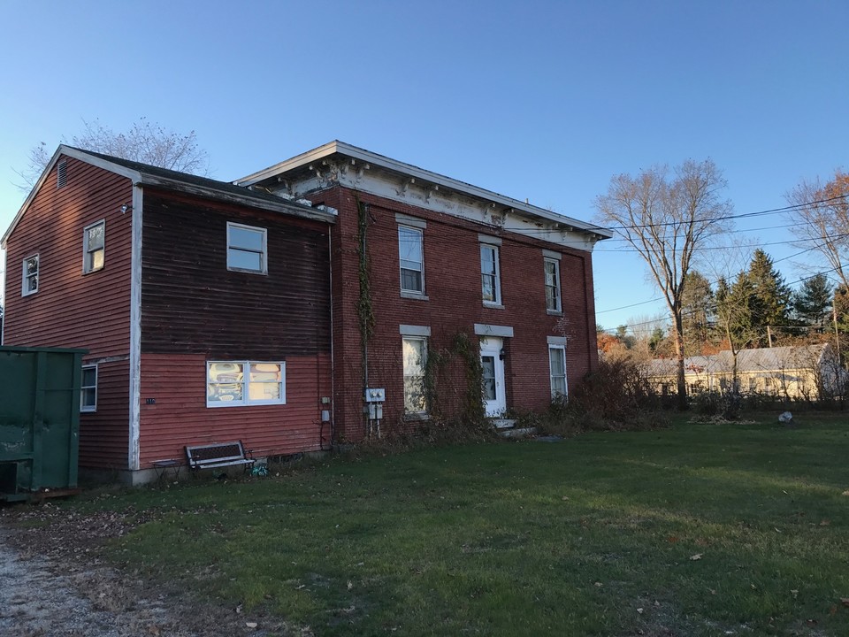 110 Harpswell Rd in Brunswick, ME - Building Photo