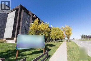 216 Doverglen Crescent SE in Calgary, AB - Building Photo