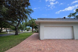 7705 Apple Tree Cir in Orlando, FL - Building Photo - Building Photo