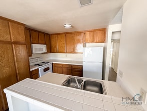 450 W Vermont Ave in Escondido, CA - Building Photo - Building Photo