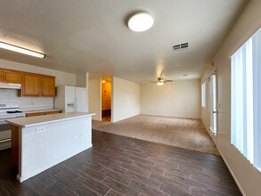 5336 Big Fawn Ct in Las Vegas, NV - Building Photo - Building Photo