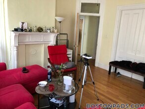 35 Brookline St, Unit 2 in Cambridge, MA - Building Photo - Building Photo